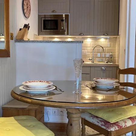 Confortable Au Centre De 1650 - Fr-1-514-82 *