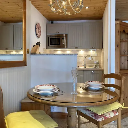 Confortable Au Centre De 1650 - Fr-1-514-82